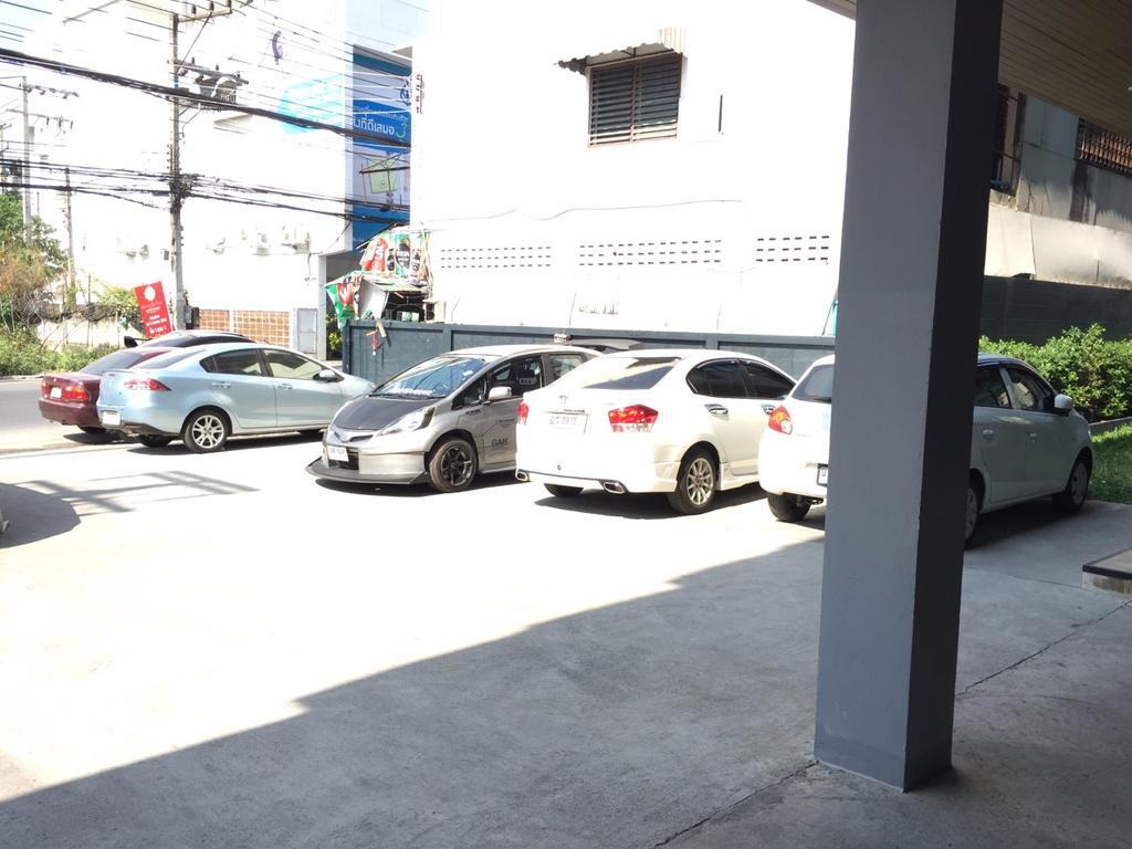 מלון צ'יאנג מאי Rinrada Loft Resident מראה חיצוני תמונה